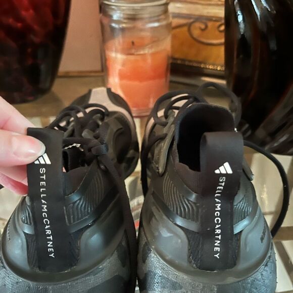 Stella McCartney Black and Gray sneakers size 7 - Picture 3 of 3